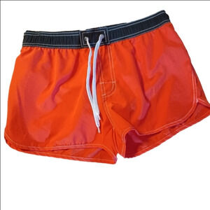 YALUNTALUN  MEDIUM sports shorts.